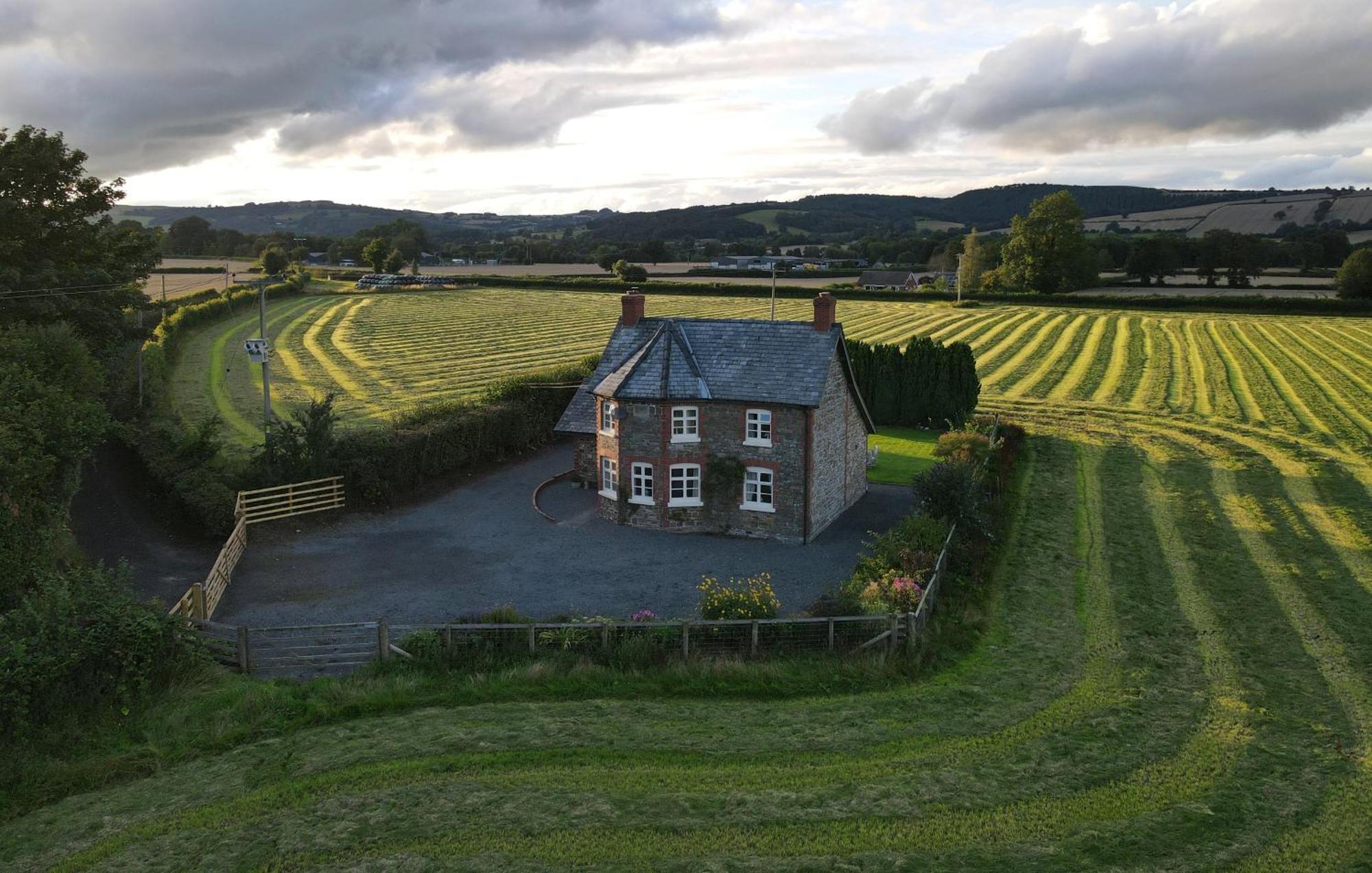 Country Cottage With Far Reaching Views Presteigne Extérieur photo
